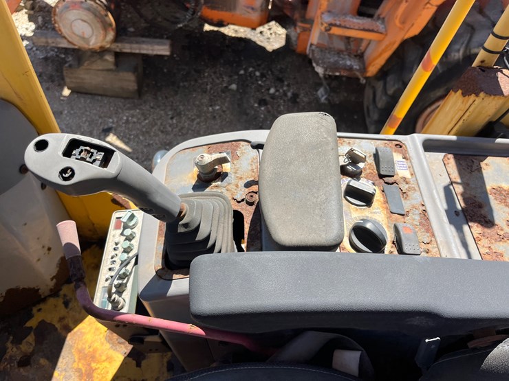 komatsu-wa250-image-15