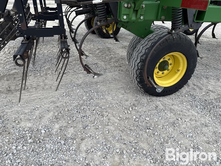 john-deere-2210-image-17