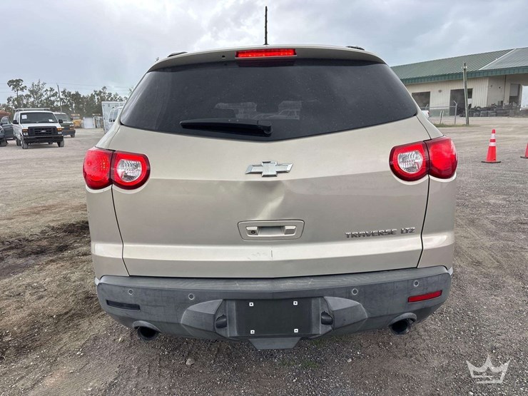 2010-chevrolet-traverse-image-22