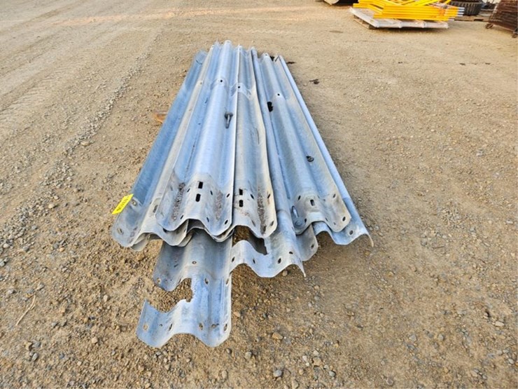 #3136-•-(16)-13'6"-guard-rails-image-2