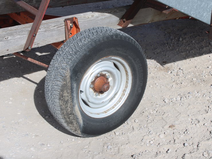 new-holland-180-image-14