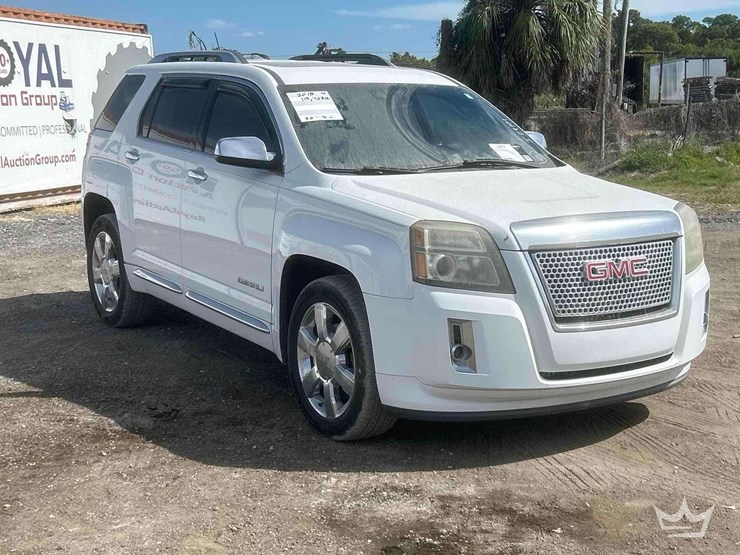 2015-gmc-terrain-suv-image-2