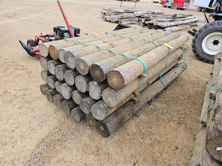 #3061-•-28-6"-x-8'-wood-posts-image-1