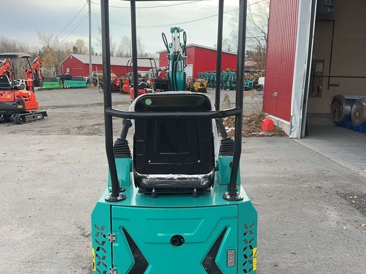 2025-agt-mh12z-mini-excavator-image-6