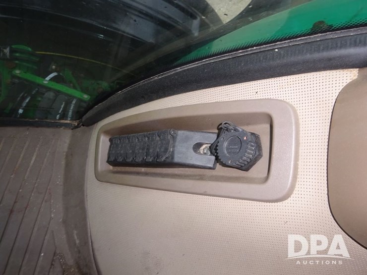 2015-john-deere-r4038-image-128