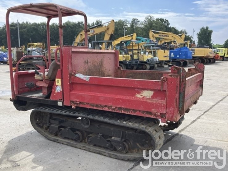 2006-yanmar-c30r-2-image-2