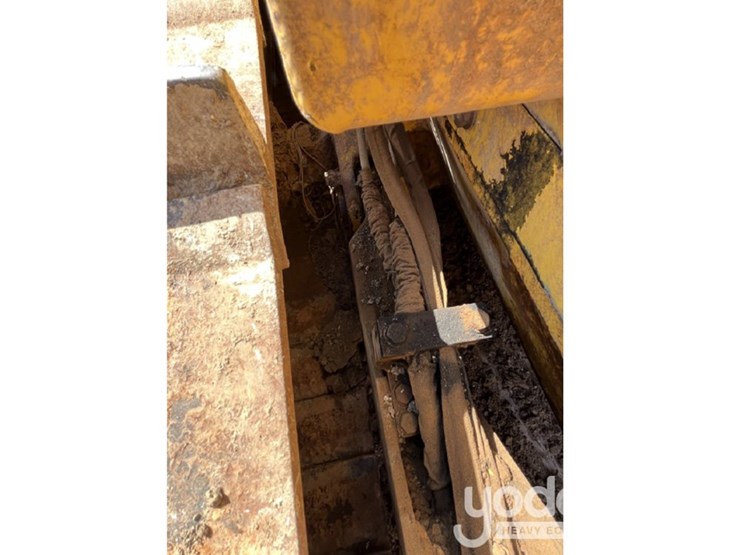 2023-komatsu-d61pxi-24-image-40