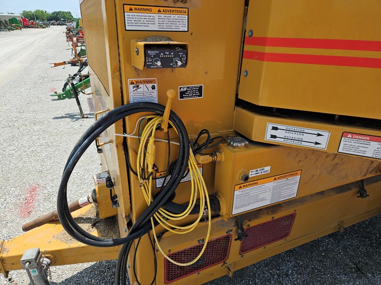 2012-haybuster-h1000-image-13