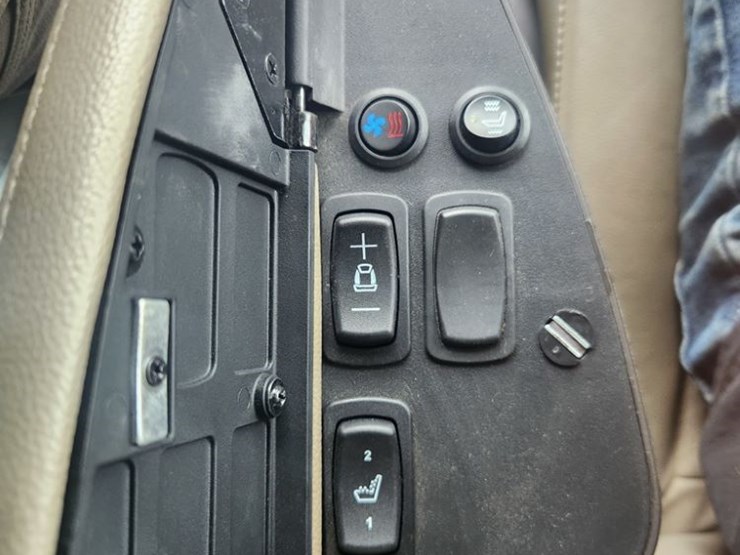 2023-john-deere-8rx-410-image-9