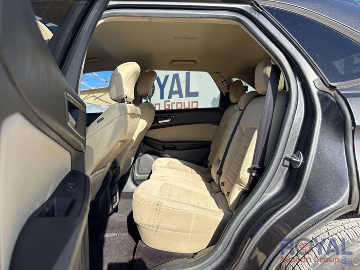 2016-ford-edge-image-14
