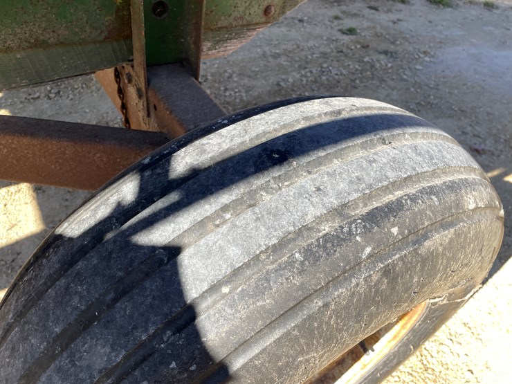 #5929-•-gravity-box-on-running-gear-image-22