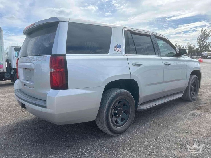 2016-chevrolet-tahoe-image-3