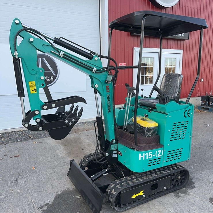 2025 AGT H15Z Mini Excavator