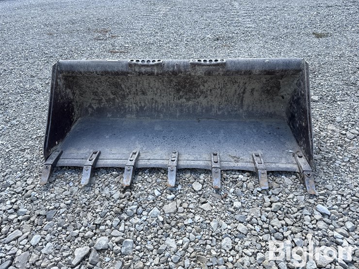 skid-steer-tooth-bucket-image-2