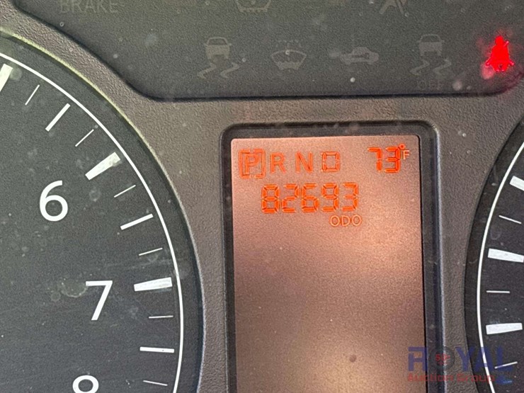 2021-nissan-nv2500hd-image-6