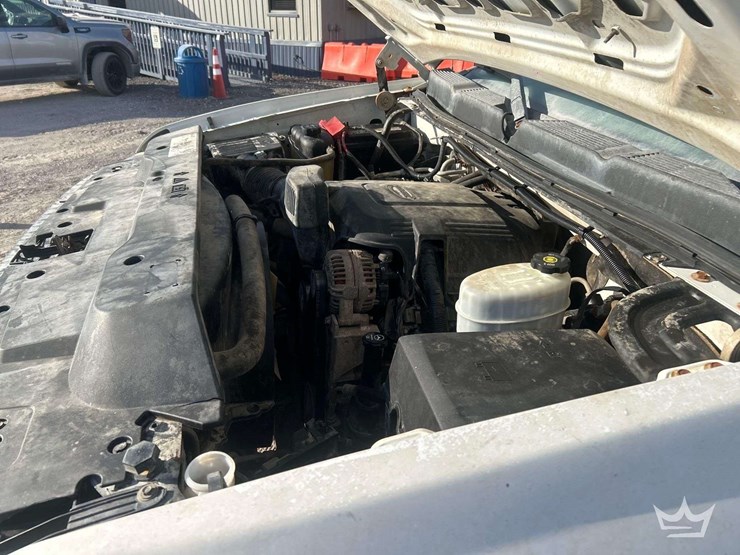 2012-chevrolet-silverado-2500hd-image-7