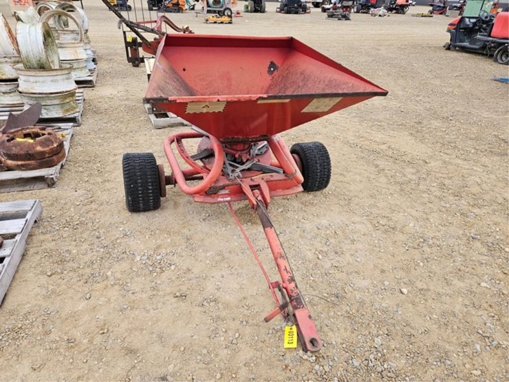 #3113-•-lely-pull-type-broad-cast-seeder-image-7