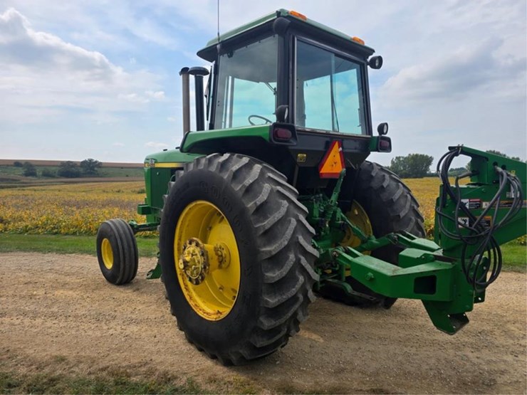 john-deere-4455-image-3