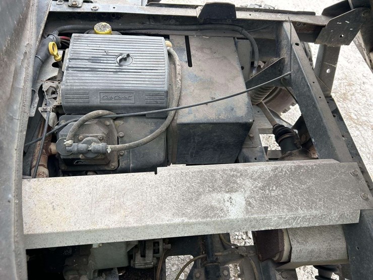 2007-cub-cadet-gas-utility-cart-image-6