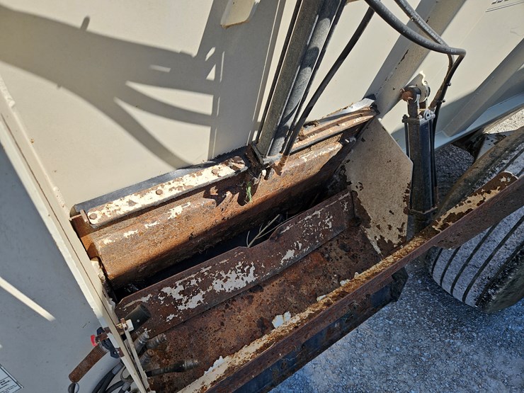 kuhn-knight-8132-image-5