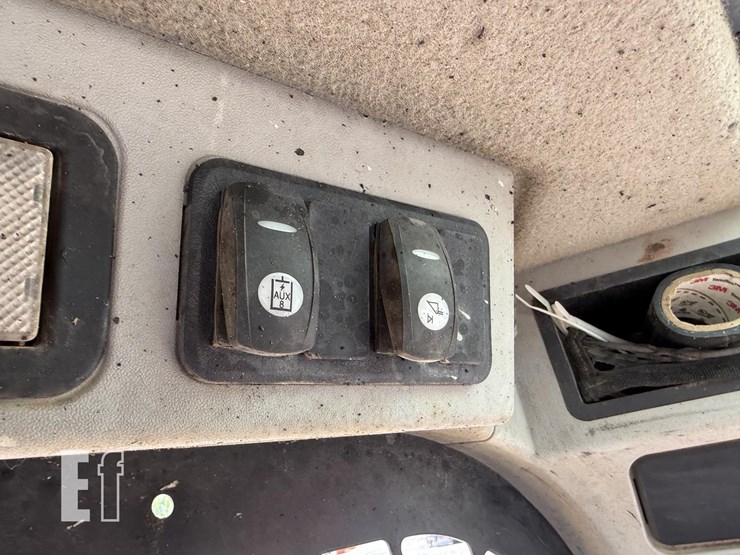 2019-caterpillar-249d-image-17