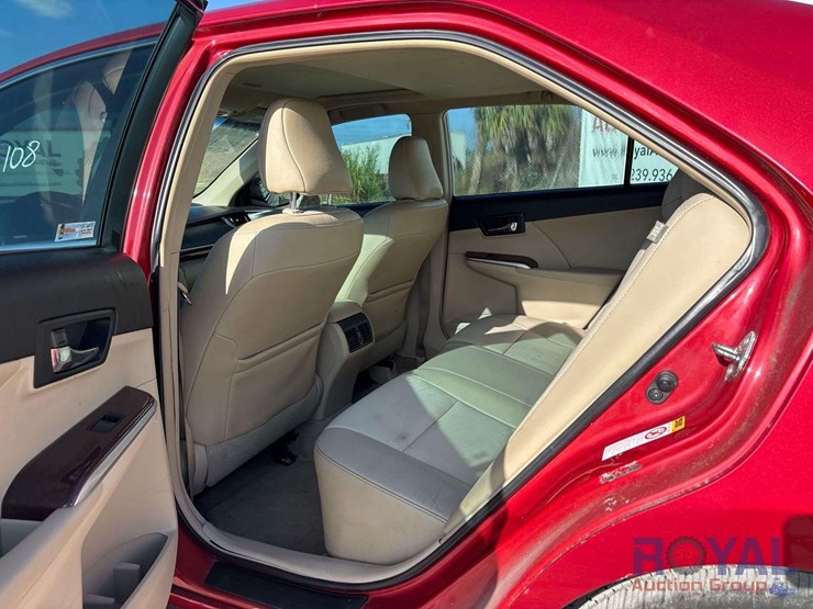 2012-toyota-camry-sedan-image-20