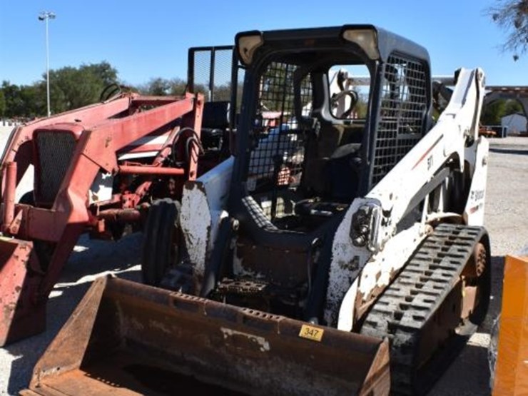 2013-bobcat-t590-image-1