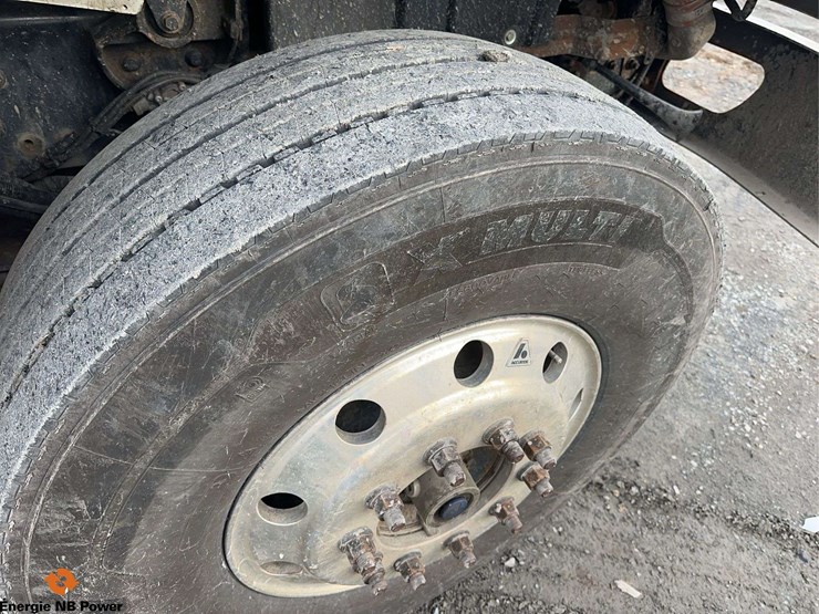 2012-international-7400-image-12