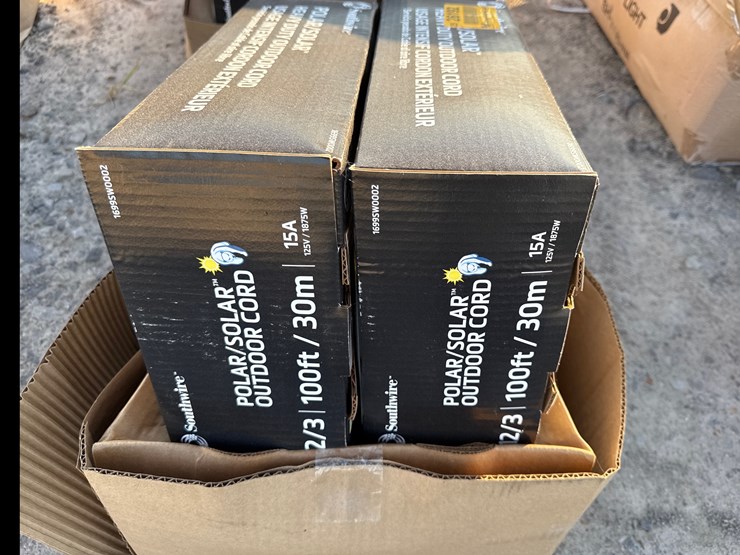 #26192-•-lot-of-(2)-southwire-polar/solar-100’-extension-cord-image-5