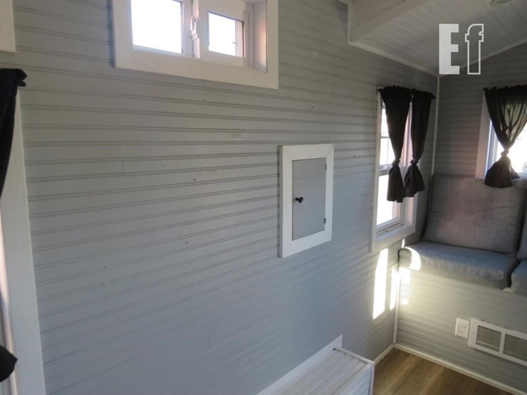 8'-x-22'-tiny-house-on-transport-image-11