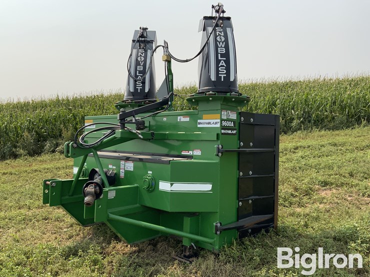 snowblast-9600a-3-pt-snow-blower-image-1