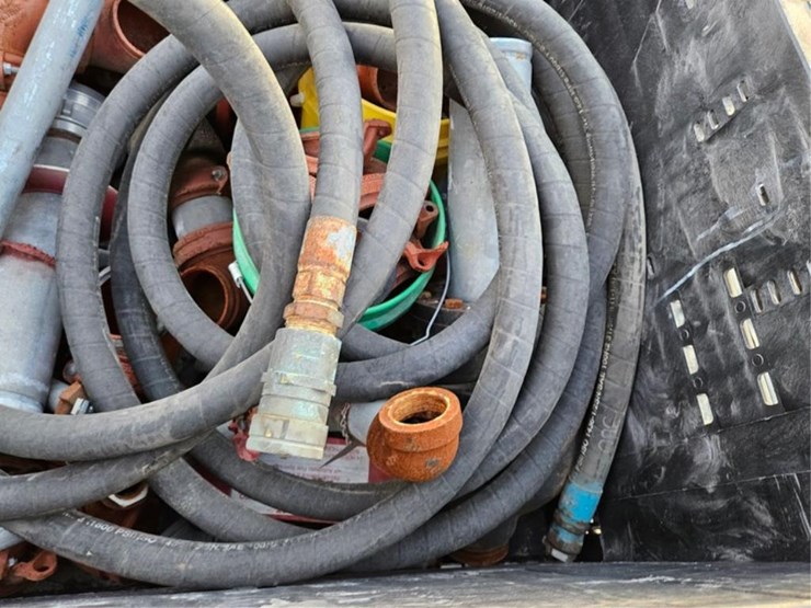 #3154-•-crate-with-valve-&-hoses-image-6