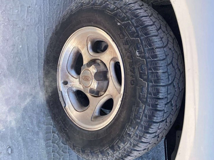 2004-ford-explorer-sport-trac-image-18