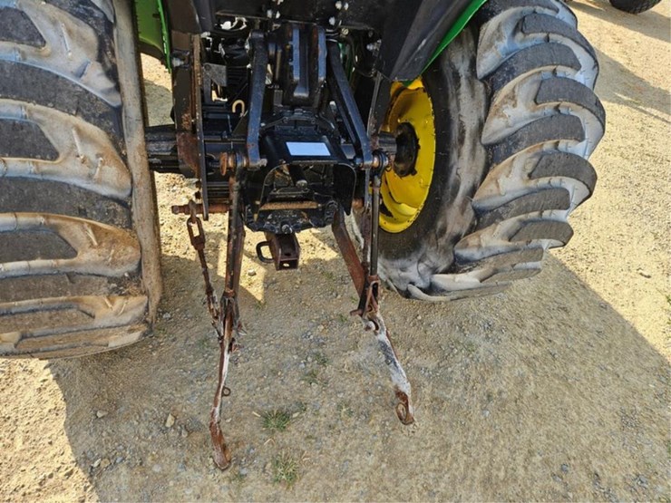 john-deere-3038e-image-12