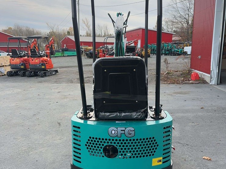 2025-cfg-qh12r-mini-excavator-image-6