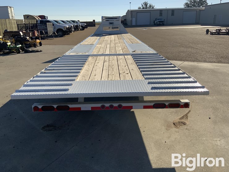 2023-load-trail-t/a-low-pro-gooseneck-trailer-w/hydraulic-dovetail-image-6