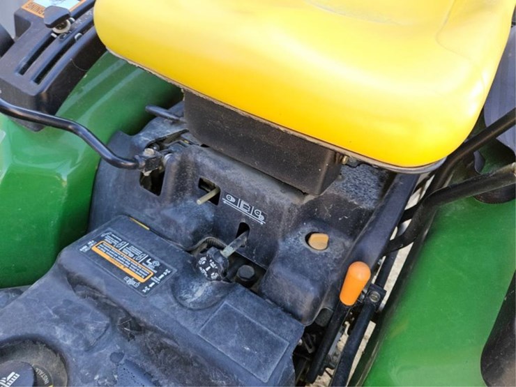 john-deere-2320-image-30