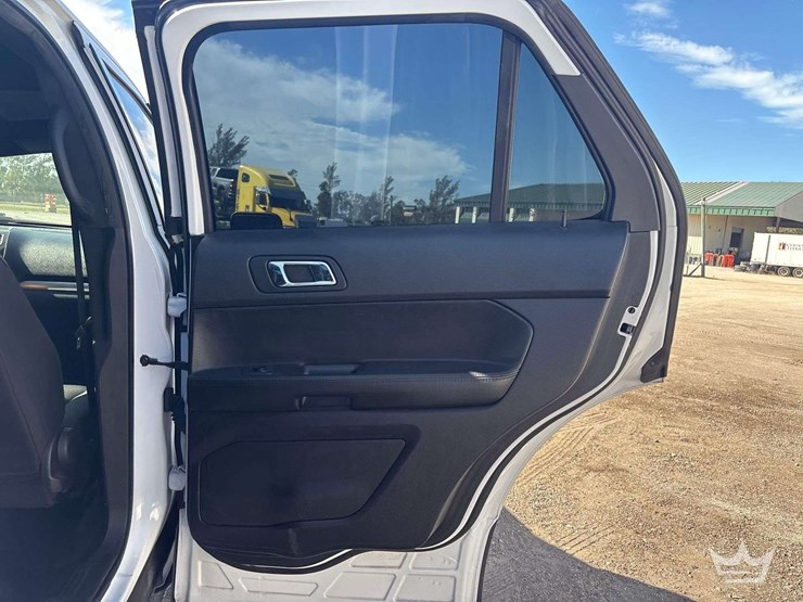 2018-ford-explorer-image-19