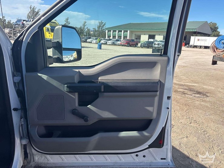 2017-ford-f-350-ext.-cab-pickup-truck-image-20