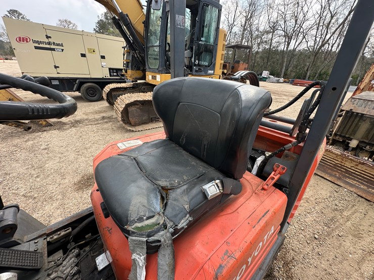 #2604-•-toyota-sgc30-forklift-|-parts/repairs-image-16