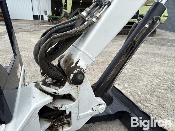 2005-bobcat-337g-image-12