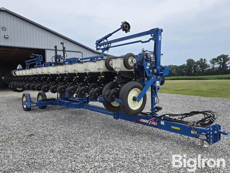 2023-kinze-3605-image-3