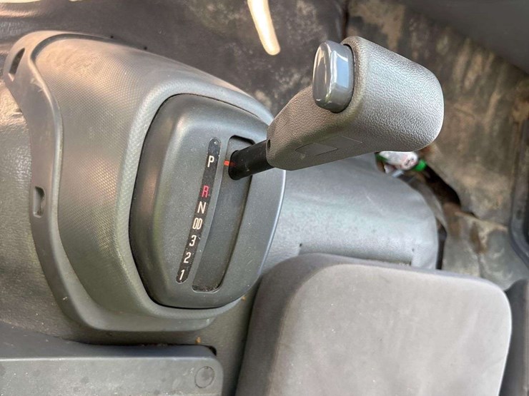 2018-isuzu-ftr-image-28