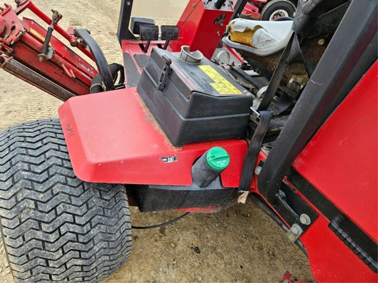 #3133-•-toro-reel-master-5200-fairway-mower-image-17