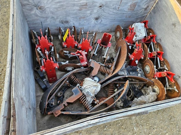 #3144-•-crate-white-planer-parts,-stalk-stompers-image-4