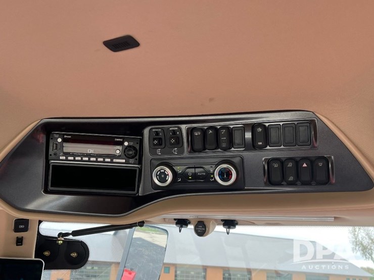 2025-case-ih-steiger-715-quadtrac-tractor-(jn3260)-image-99