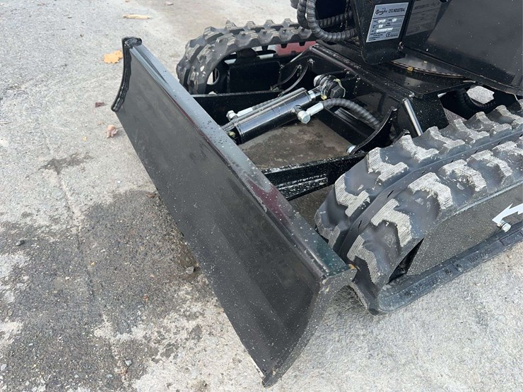 2025-cfg-qh12r-mini-excavator-image-10