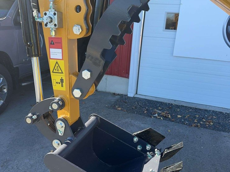 2025-cfg-mx20r-mini-excavator-image-9