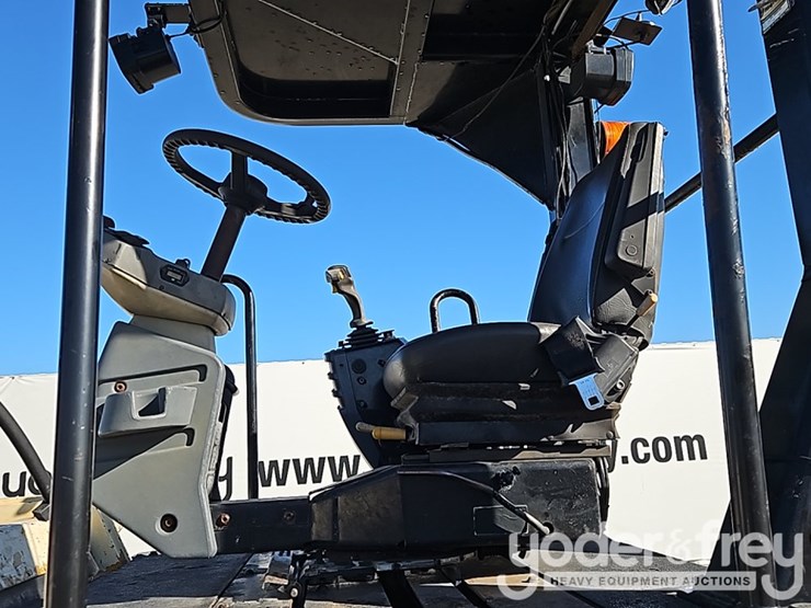 2014-caterpillar-cb54xw-image-19