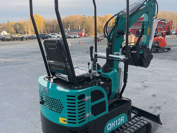 2025-cfg-qh12r-mini-excavator-image-5